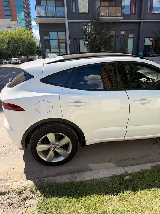 2018 Jaguar E-Pace - Image 2 of 10