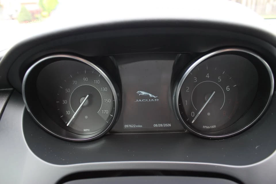 2018 Jaguar E-Pace - Image 15 of 20