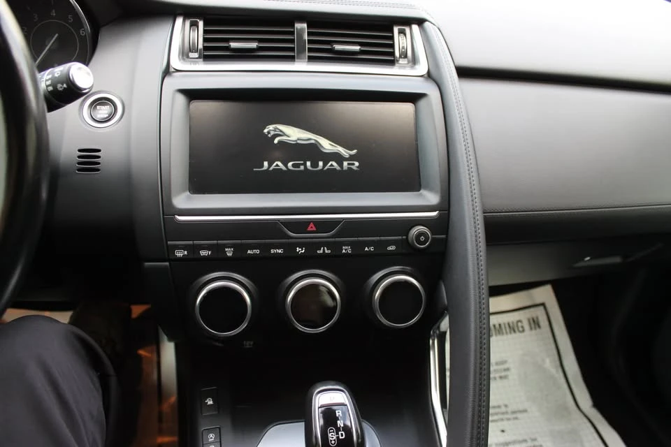 2018 Jaguar E-Pace - Image 16 of 20