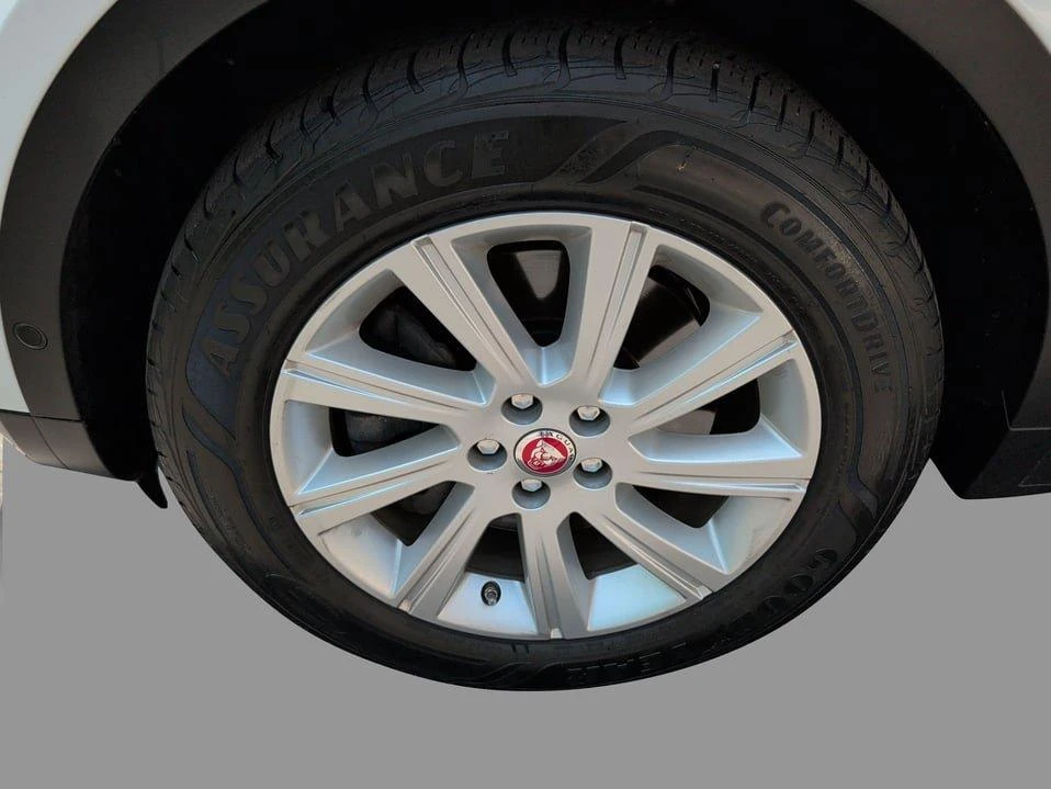 2018 Jaguar E-Pace - Image 16 of 20