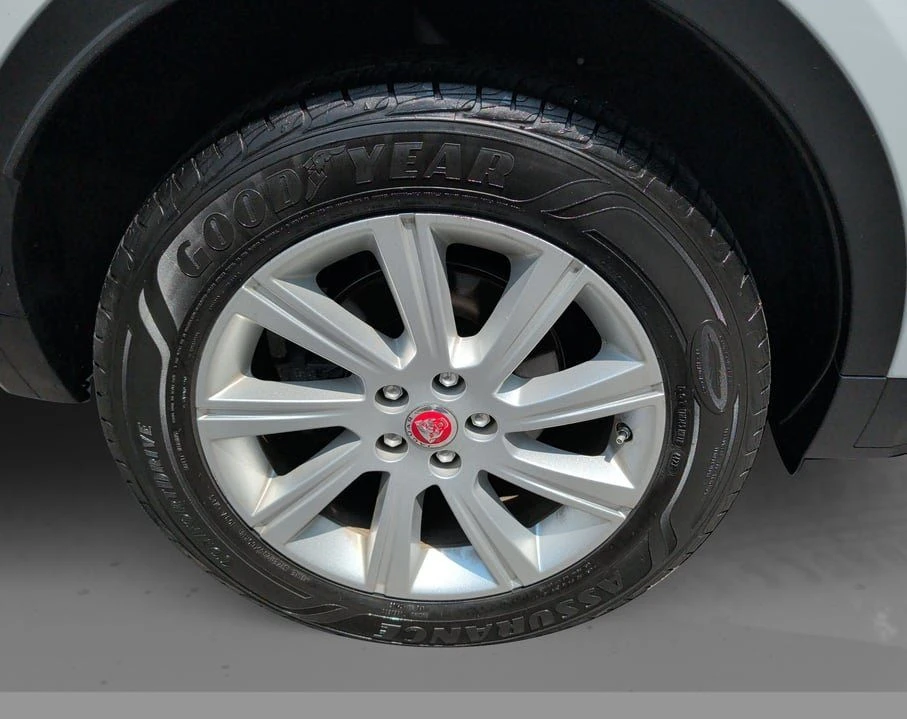 2018 Jaguar E-Pace - Image 18 of 20