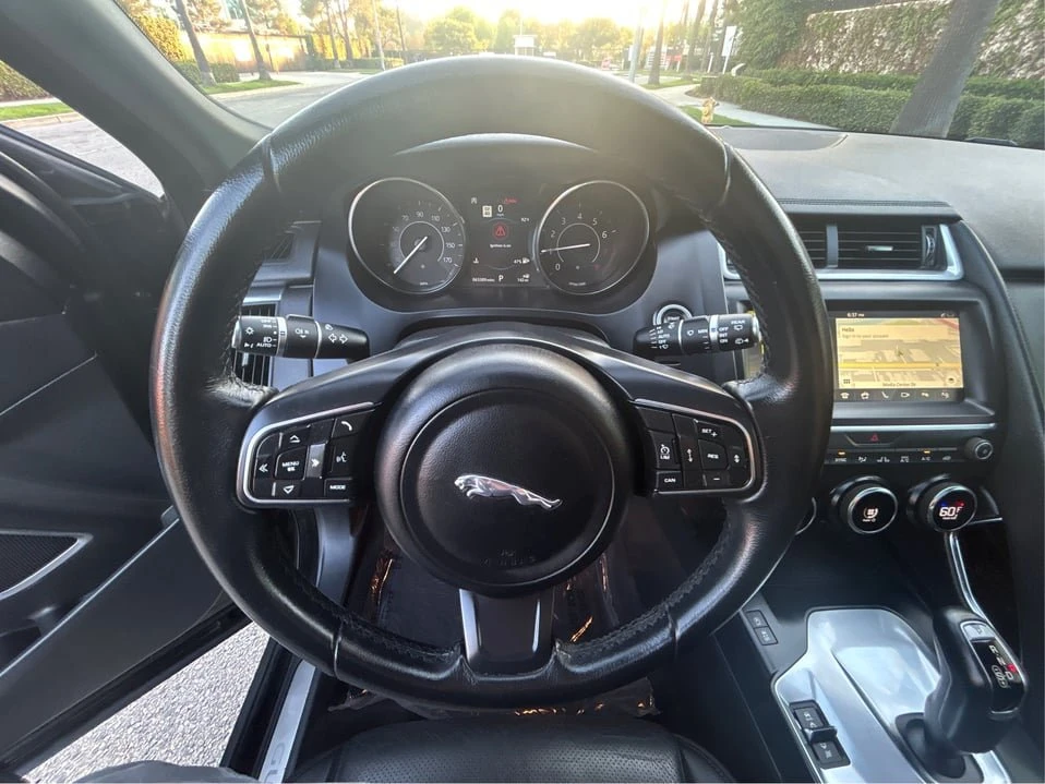 2018 Jaguar E-Pace - Image 18 of 18