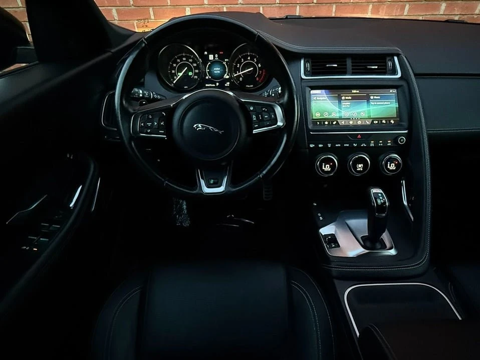 2018 Jaguar E-Pace - Image 11 of 20