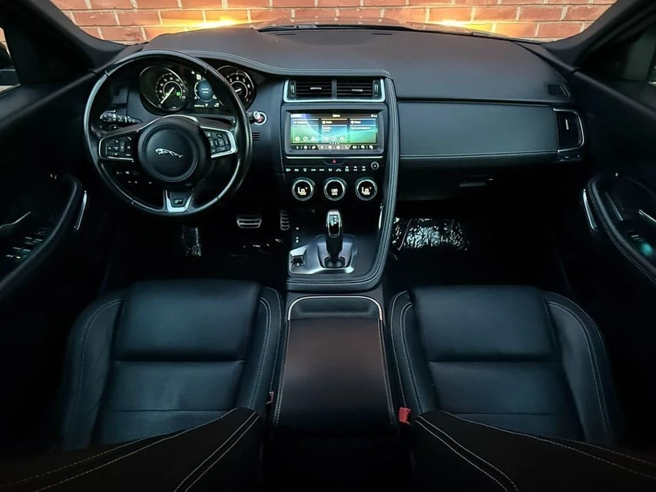 2018 Jaguar E-Pace - Image 9 of 20