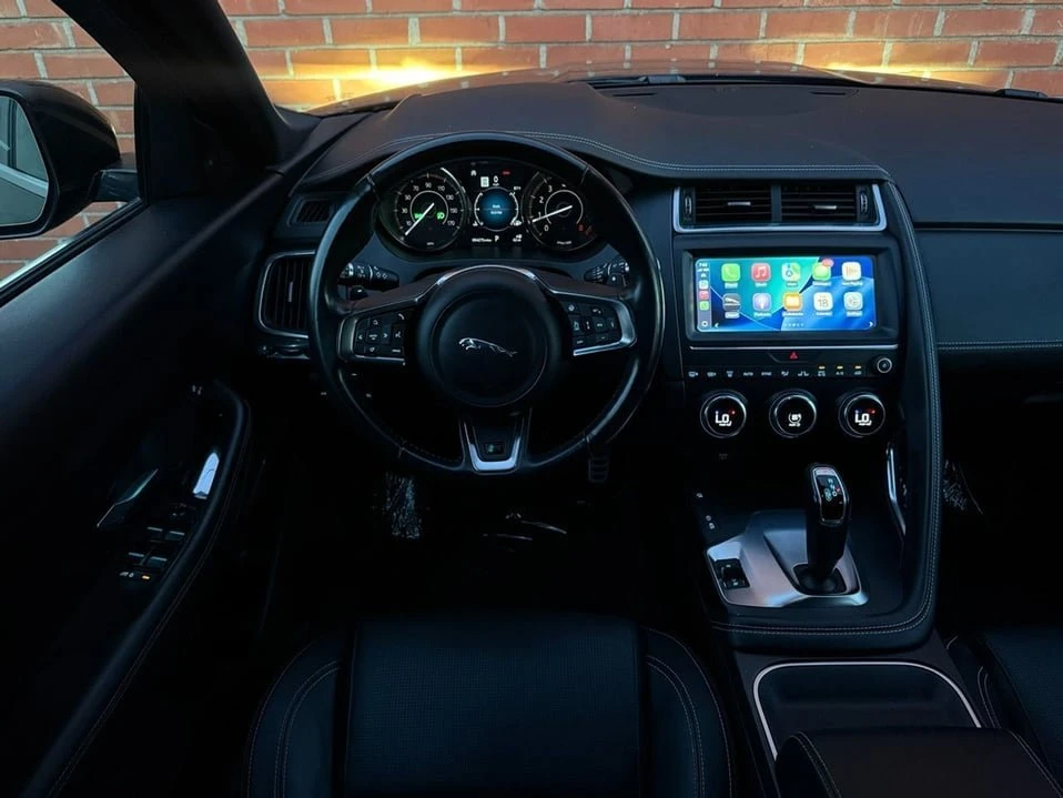 2018 Jaguar E-Pace - Image 10 of 20