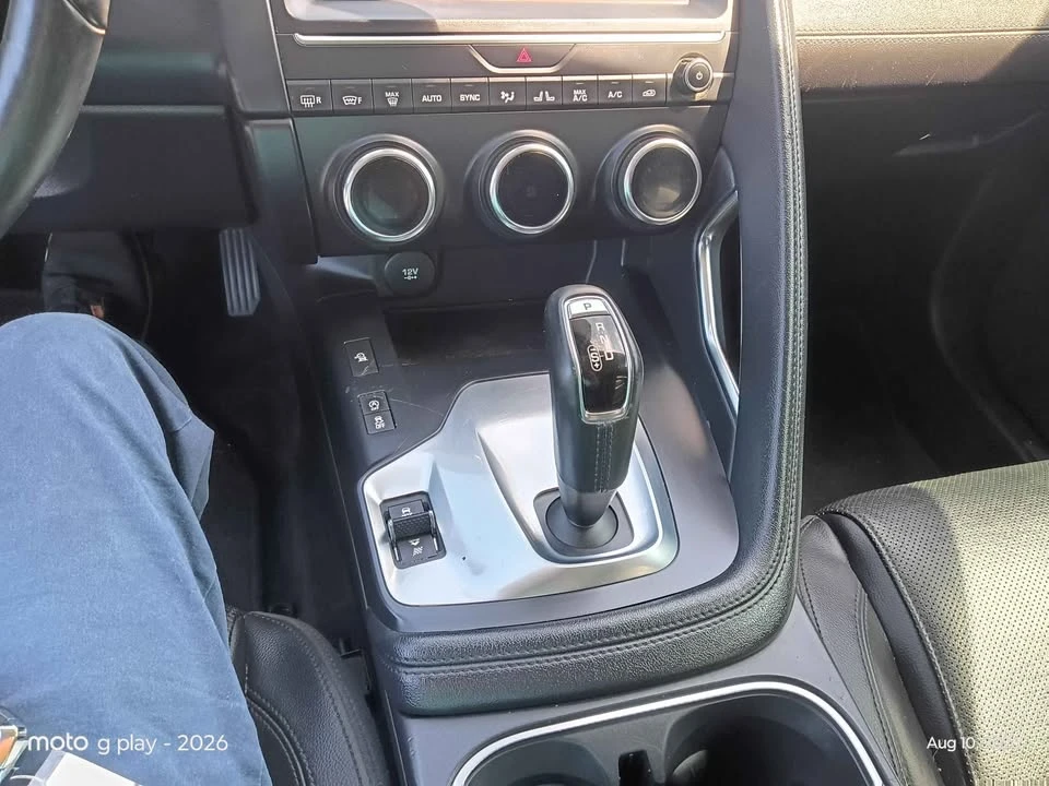 2018 Jaguar E-Pace - Image 5 of 19