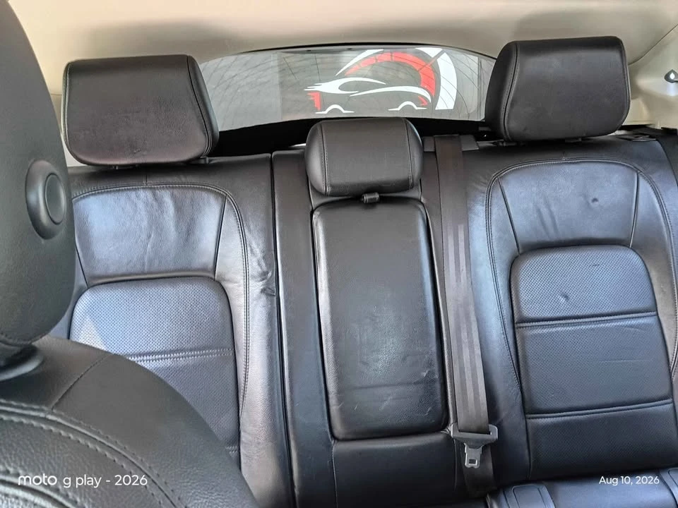 2018 Jaguar E-Pace - Image 15 of 19