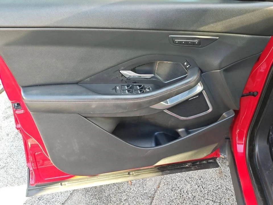 2018 Jaguar E-Pace - Image 19 of 20