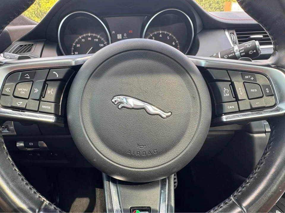 2018 Jaguar E-Pace - Image 19 of 20
