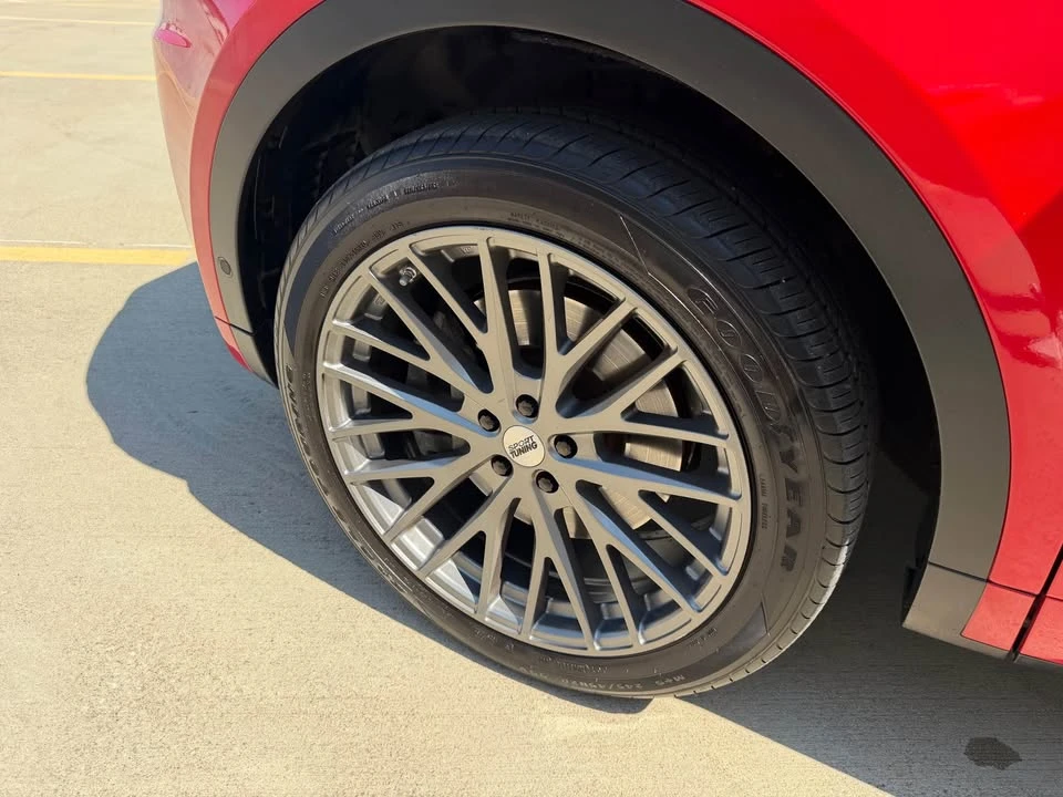 2018 Jaguar E-Pace - Image 8 of 20