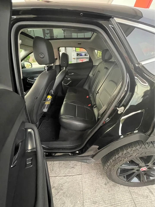 2018 Jaguar E-Pace - Image 7 of 16