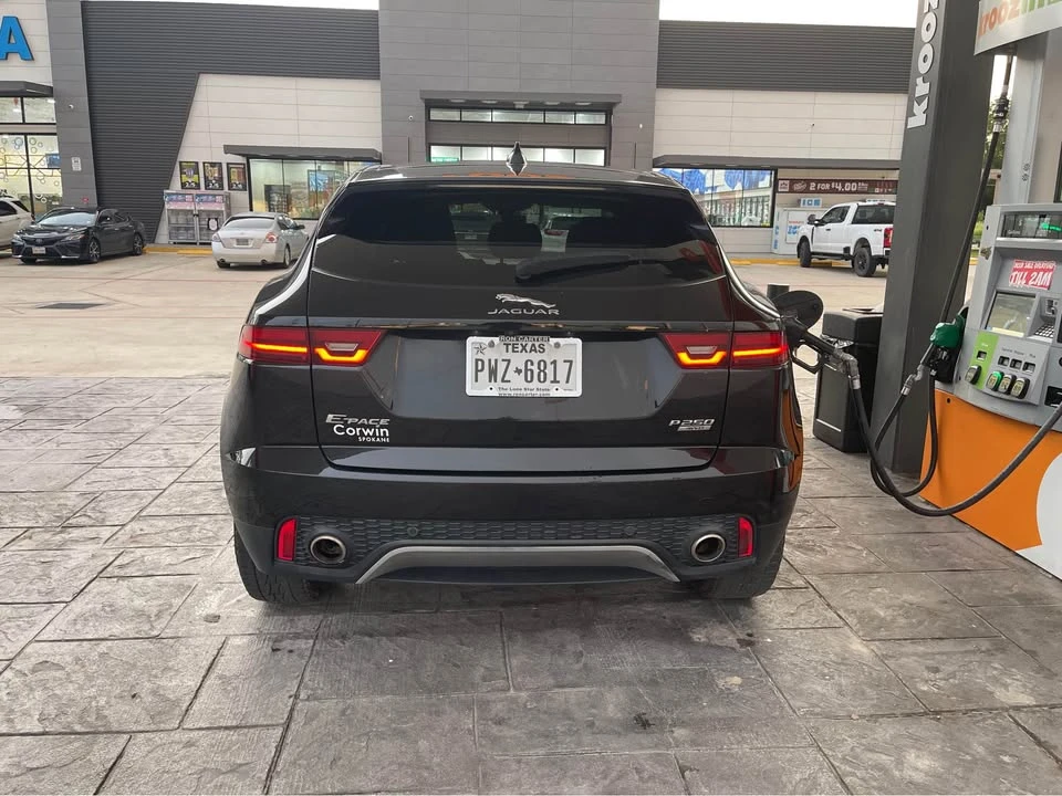 2018 Jaguar E-Pace - Image 5 of 16