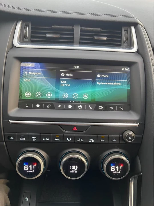 2018 Jaguar E-Pace - Image 11 of 16