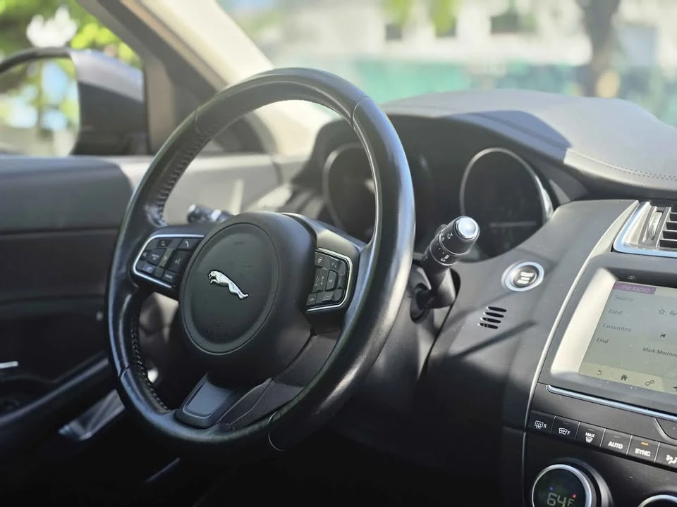 2018 Jaguar E-Pace - Image 17 of 20