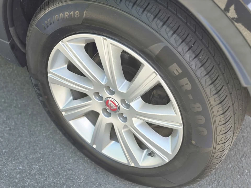 2018 Jaguar E-Pace - Image 7 of 20
