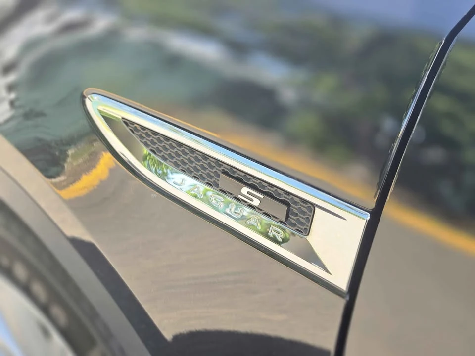 2018 Jaguar E-Pace - Image 8 of 20