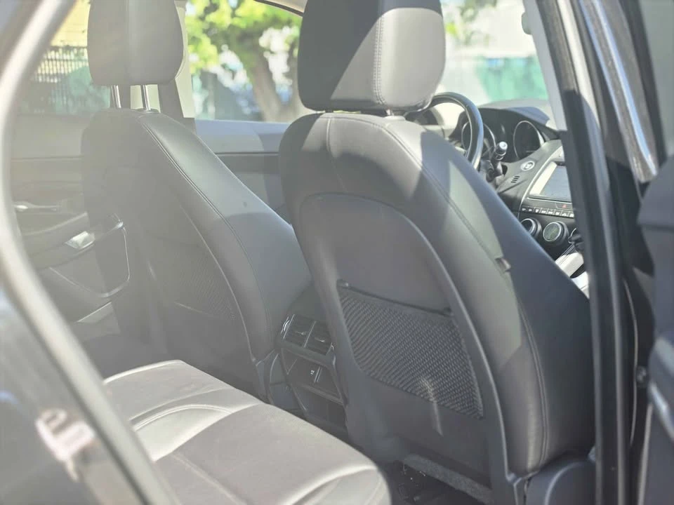 2018 Jaguar E-Pace - Image 13 of 20