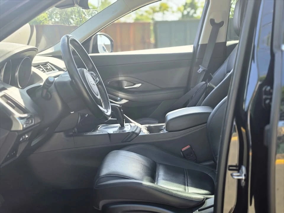 2018 Jaguar E-Pace - Image 9 of 20