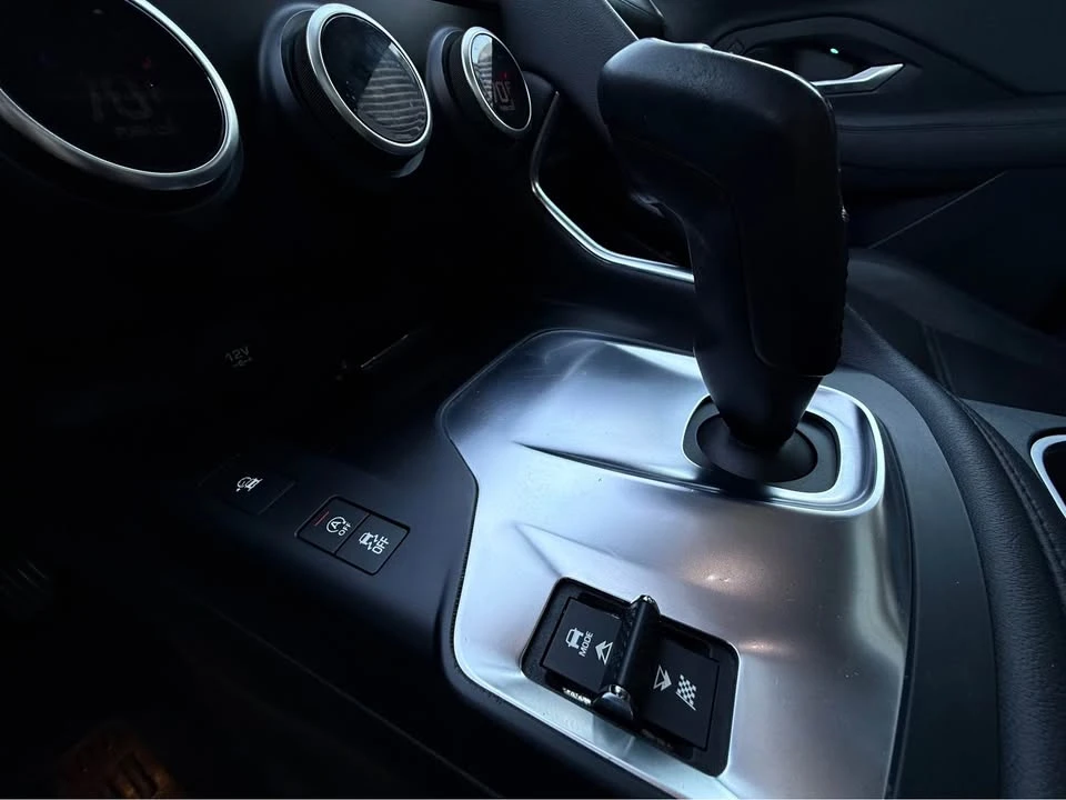 2018 Jaguar E-Pace - Image 14 of 20