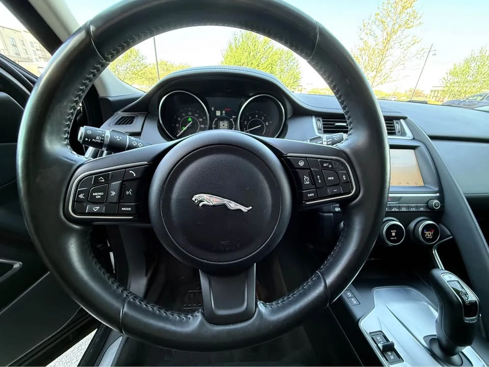 2018 Jaguar E-Pace - Image 11 of 20