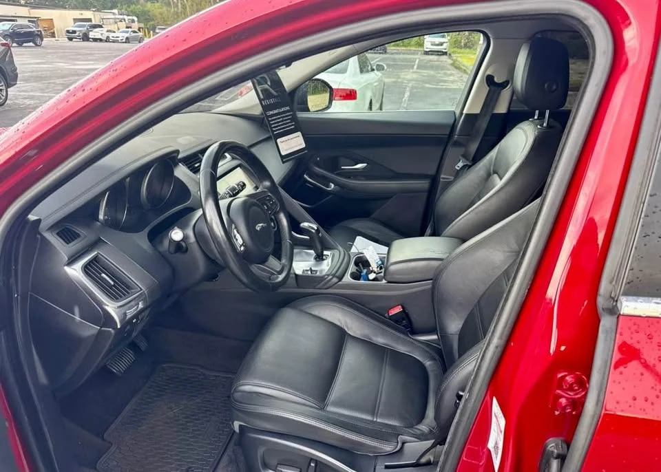 2018 Jaguar E-Pace - Image 6 of 8