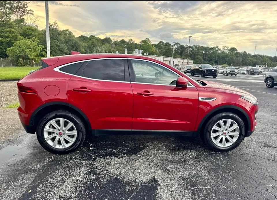 2018 Jaguar E-Pace - Image 2 of 8