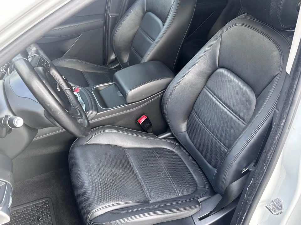 2018 Jaguar E-Pace - Image 11 of 20
