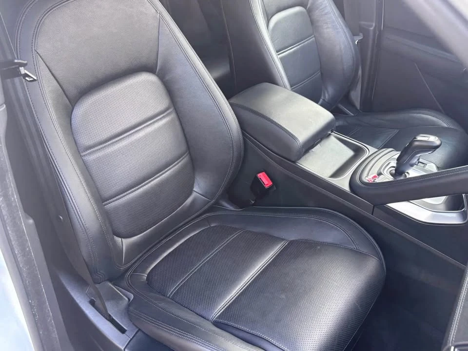 2018 Jaguar E-Pace - Image 12 of 20