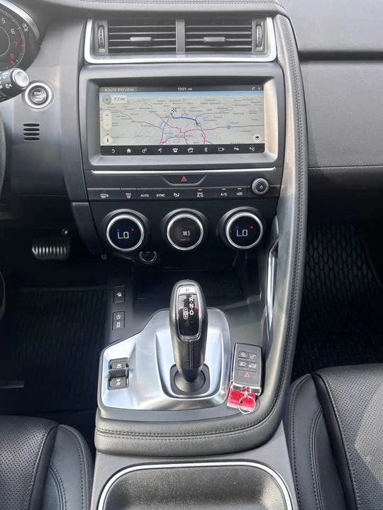 2018 Jaguar E-Pace - Image 17 of 20