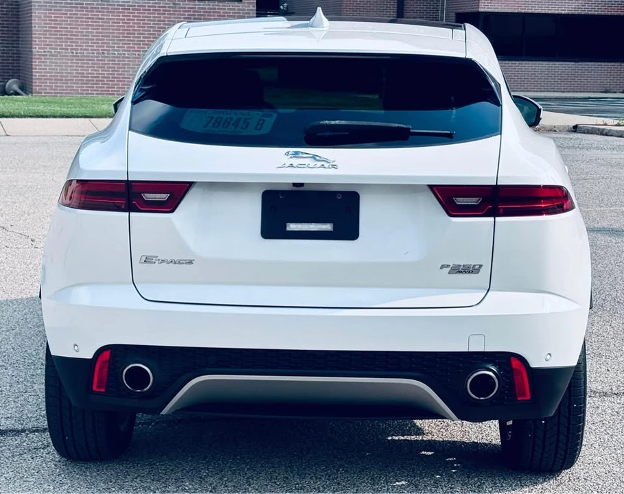 2018 Jaguar E-Pace - Image 7 of 20