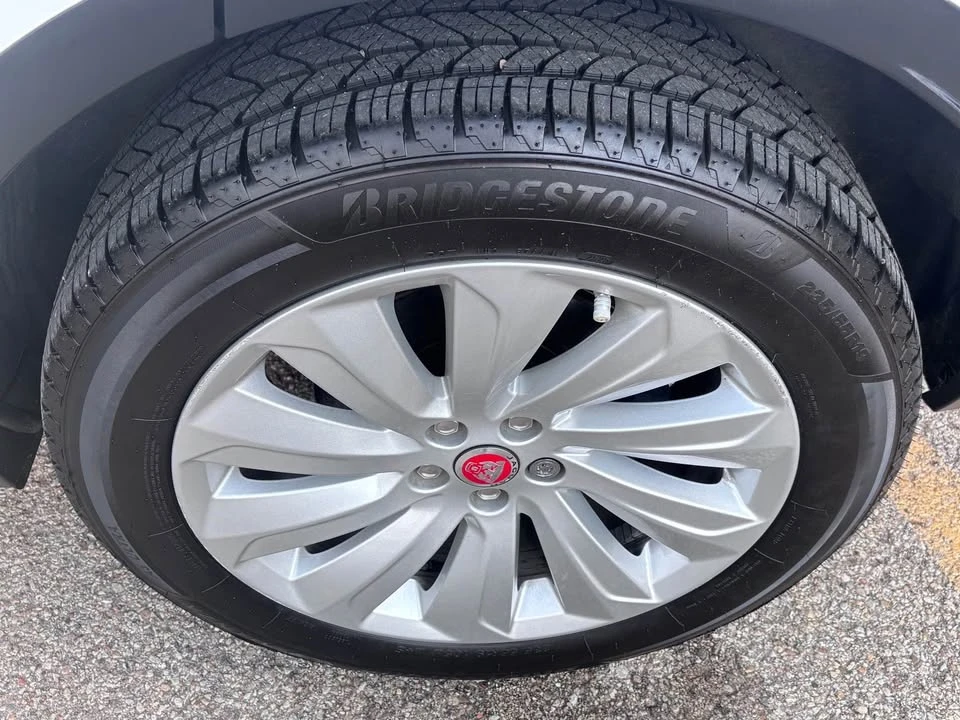 2018 Jaguar E-Pace - Image 4 of 20