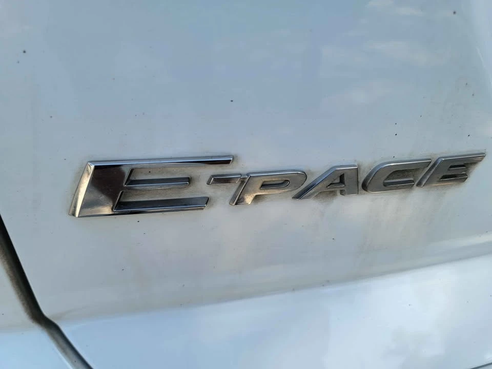 2018 Jaguar E-Pace - Image 11 of 19