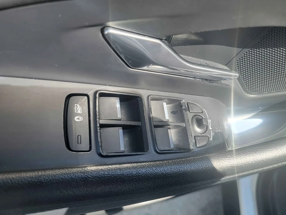 2018 Jaguar E-Pace - Image 18 of 19
