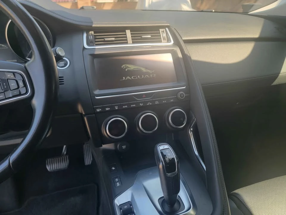 2018 Jaguar E-Pace - Image 16 of 19