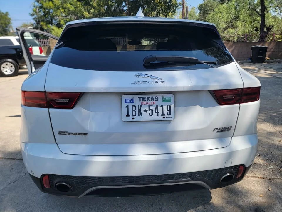 2018 Jaguar E-Pace - Image 4 of 19