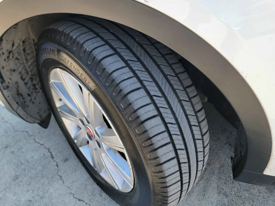 2018 Jaguar E-Pace - Image 12 of 19