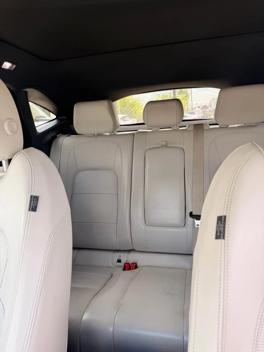 2018 Jaguar E-Pace - Image 5 of 6