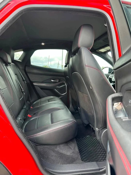 2018 Jaguar E-Pace - Image 13 of 13