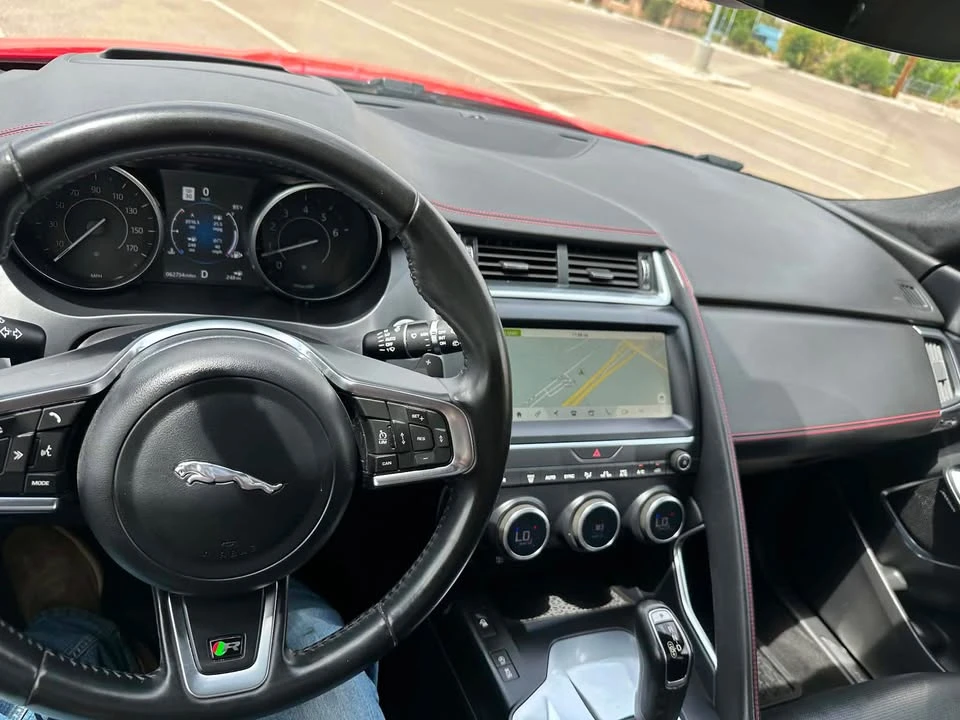2018 Jaguar E-Pace - Image 10 of 14
