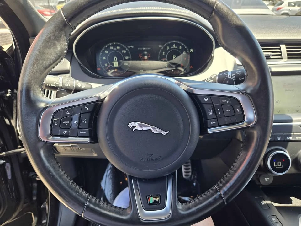 2018 Jaguar E-Pace - Image 9 of 19