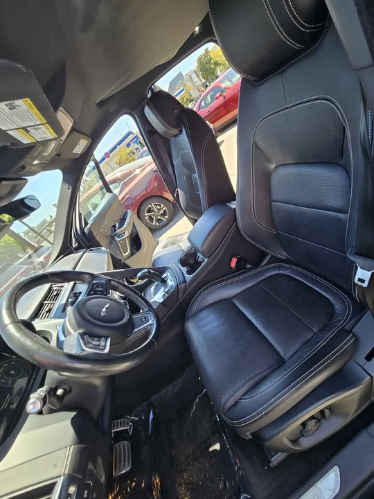 2018 Jaguar E-Pace - Image 11 of 19