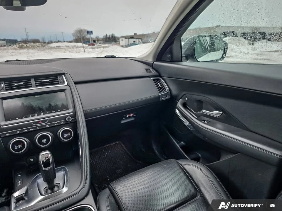 2018 Jaguar E-Pace - Image 9 of 13