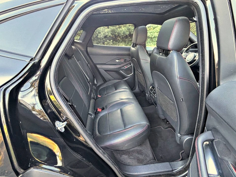 2018 Jaguar E-Pace - Image 18 of 21