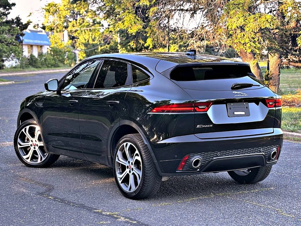 2018 Jaguar E-Pace - Image 9 of 21