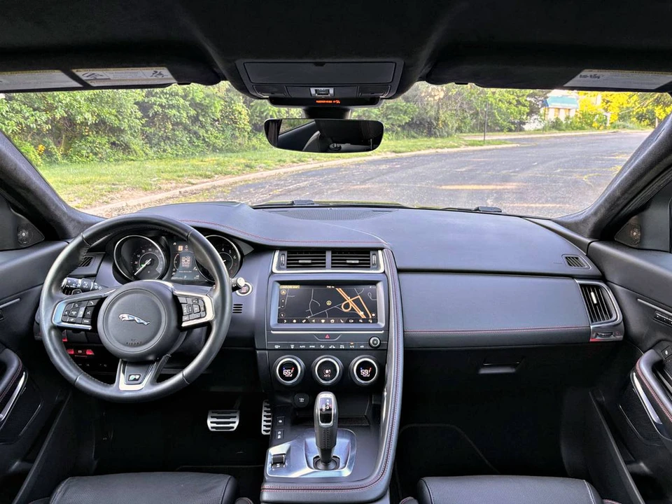 2018 Jaguar E-Pace - Image 12 of 21