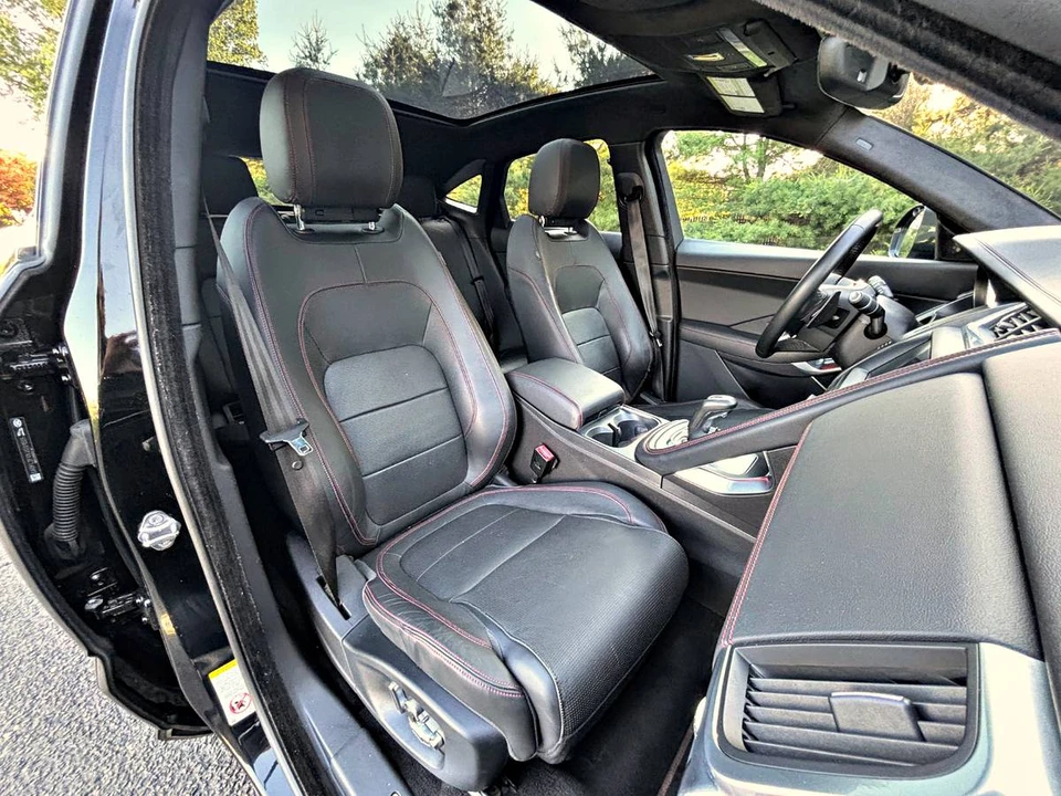 2018 Jaguar E-Pace - Image 16 of 21