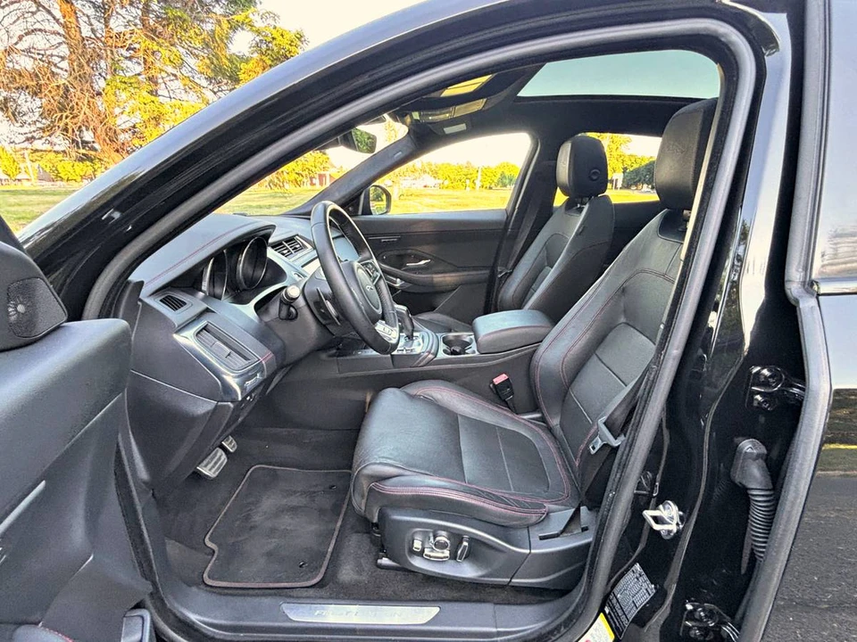 2018 Jaguar E-Pace - Image 11 of 21