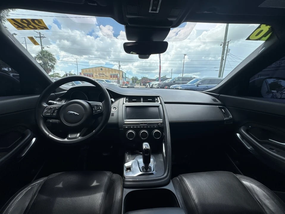 2018 Jaguar E-Pace - Image 14 of 17