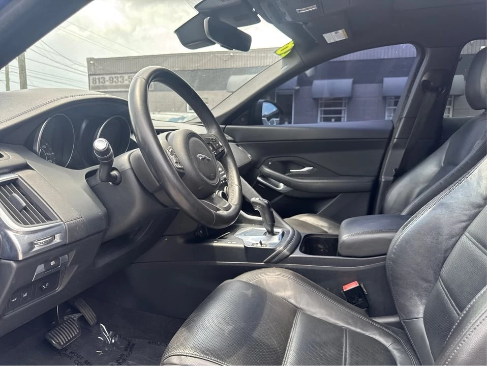 2018 Jaguar E-Pace - Image 9 of 17
