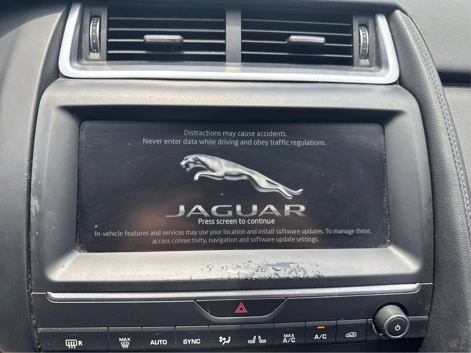 2018 Jaguar E-Pace - Image 11 of 17